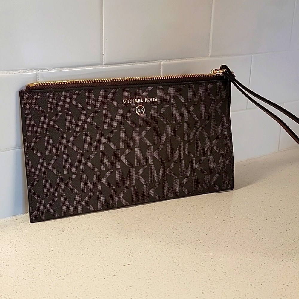 Michael Kors wristlet purse